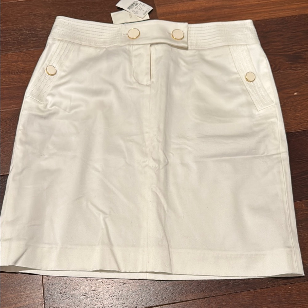 J Crew NWT 🎉host pick🎉🎈petite straight skirt with enamel buttons